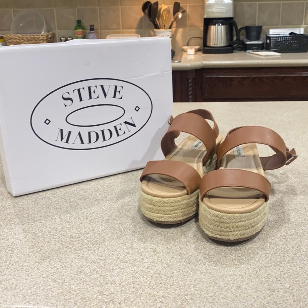 STEVE MADDEN PLATFORM SANDALS
